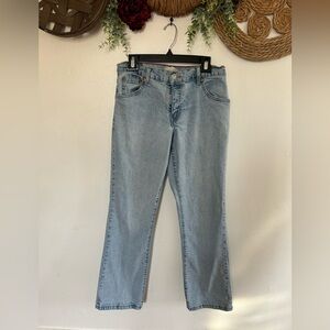 Levi's Light Blue Straight Leg Women's Jeans. Size 8S. Bootcut